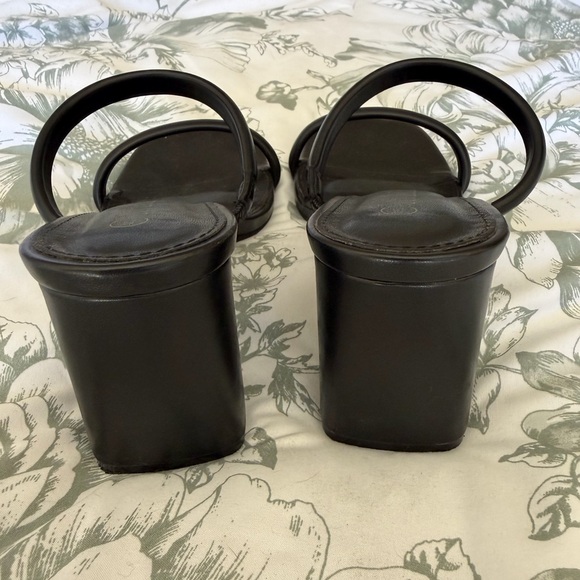 Block Heels - Picture 3 of 4